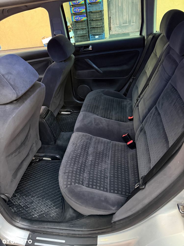 Volkswagen Passat 1.9 TDI Comfortline - 16