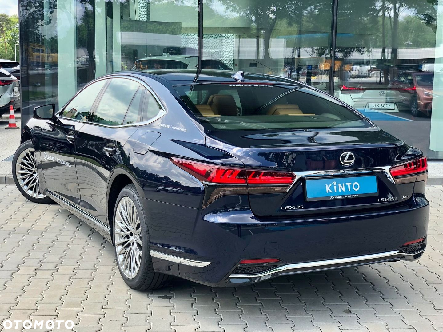 Lexus LS - 12