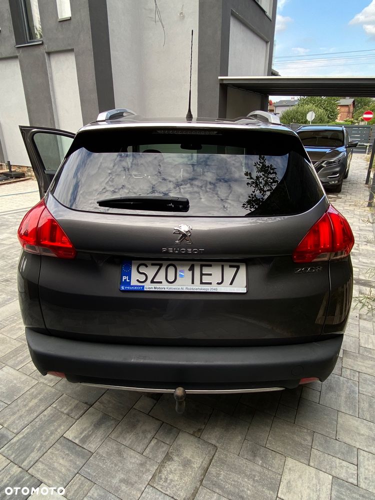 Peugeot 2008 1.2 Pure Tech Allure S&S - 6