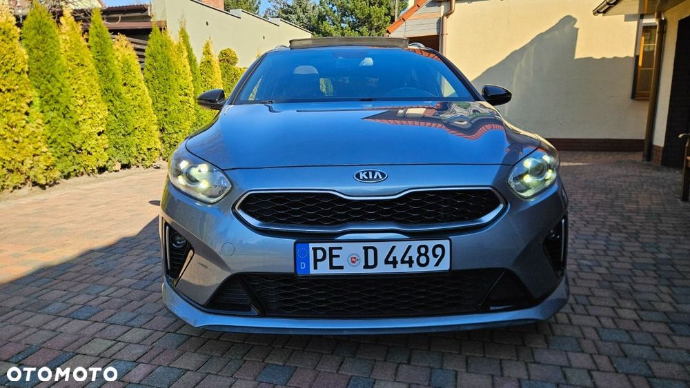 Kia Ceed - 13