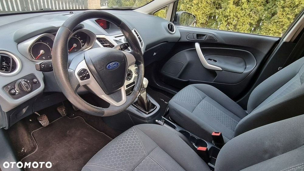 Ford Fiesta - 10