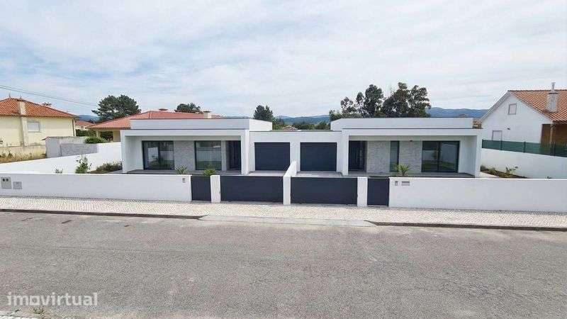Terreno com 3200m² em Alvarães