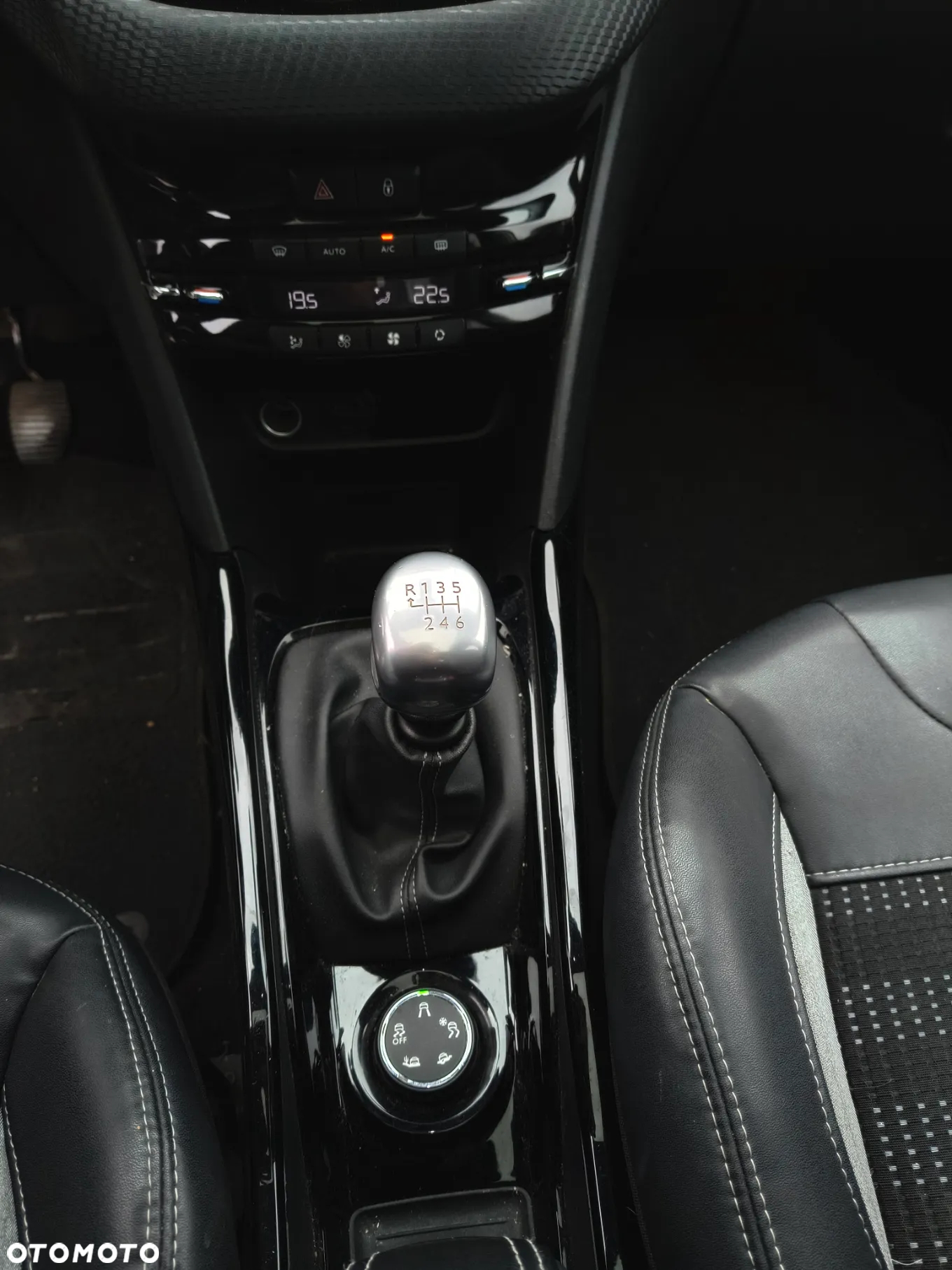 Peugeot 2008 BlueHDi FAP 120 STOP & START Business-Line - 23