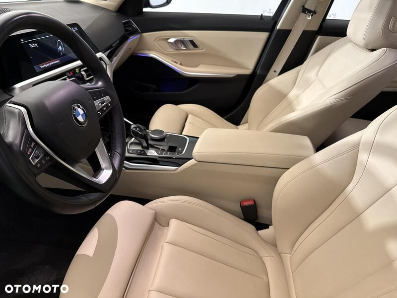 BMW Seria 3 320i Sport Line - 13