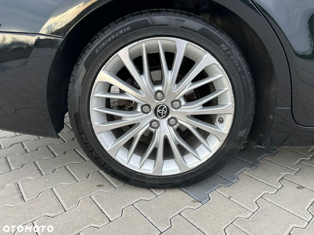 Toyota Camry 2.5 Hybrid Executive CVT - 9