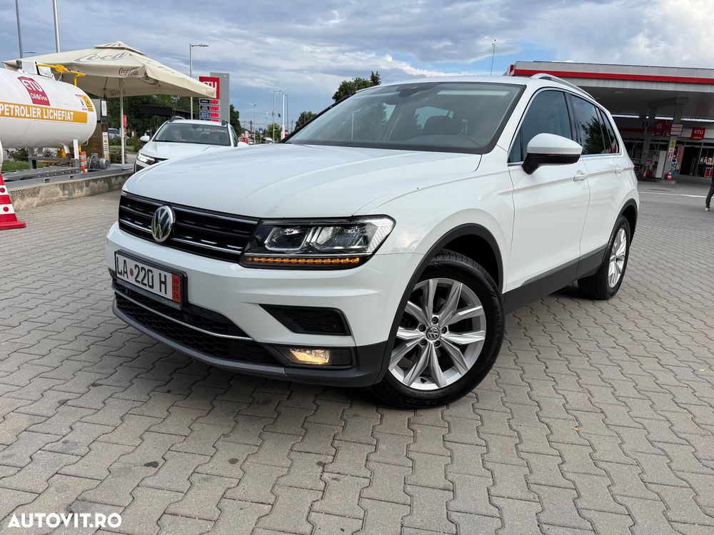 Volkswagen Tiguan - 1