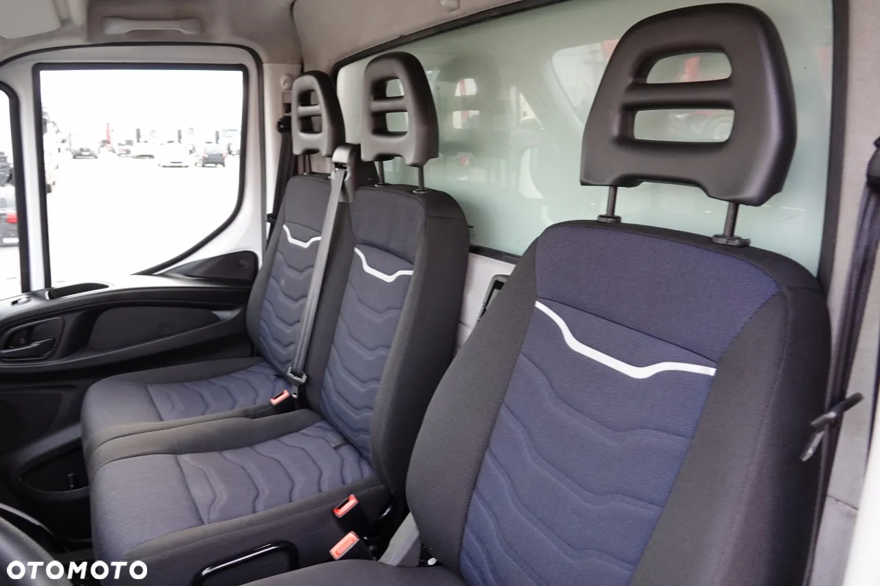 Iveco DAILY 3,0 D / KONTENER / 2021 ROK / BLIŹNIAK / WINDA 750 KG / SPROWADZONY / PO KONTRAKCIE SERWISOWYM / - 25