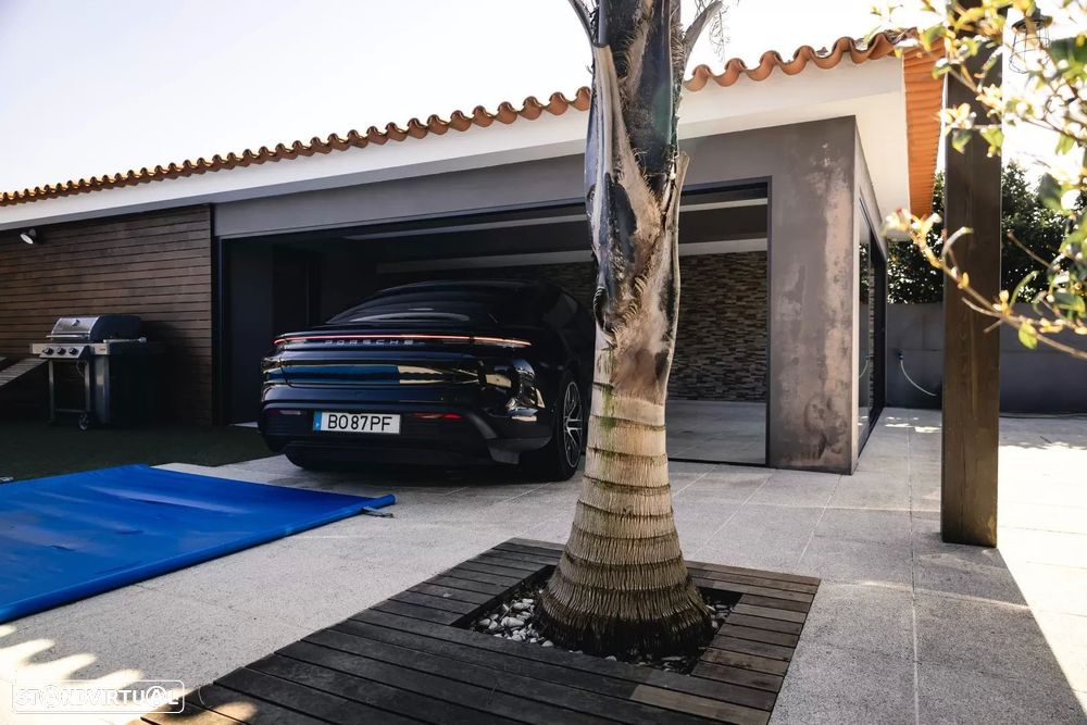 Porsche Taycan Standard - 11