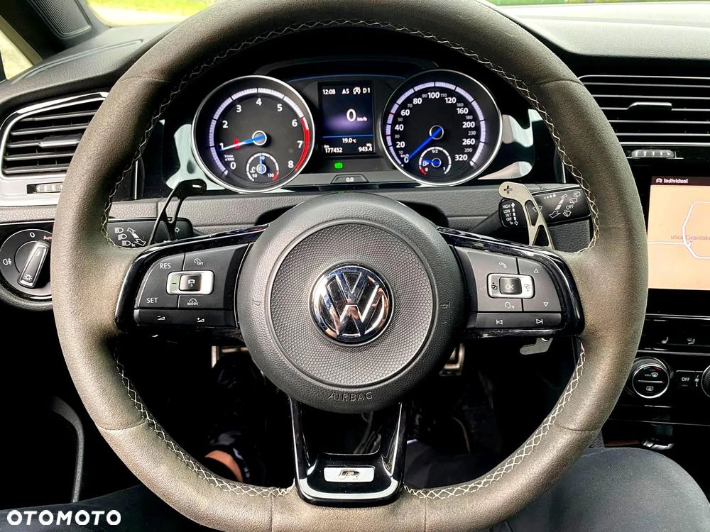 Volkswagen Golf - 38