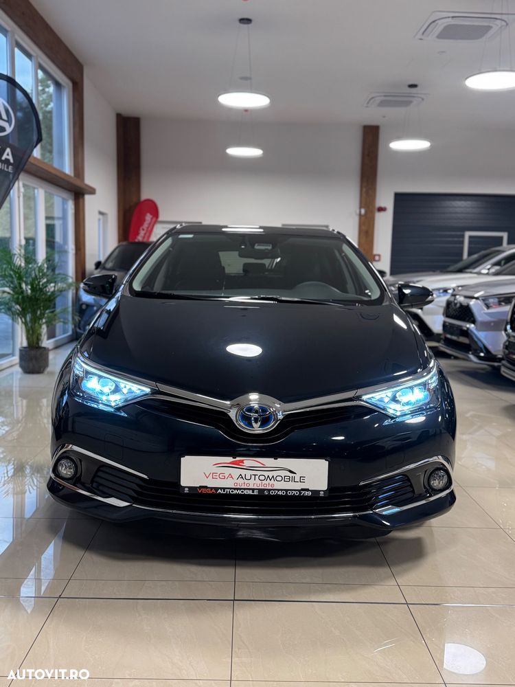 Toyota Auris 1.8 L VVT-i HSD Sol + - 33