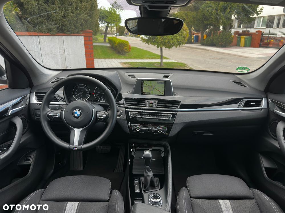 BMW X1 xDrive20i Sport Line - 13