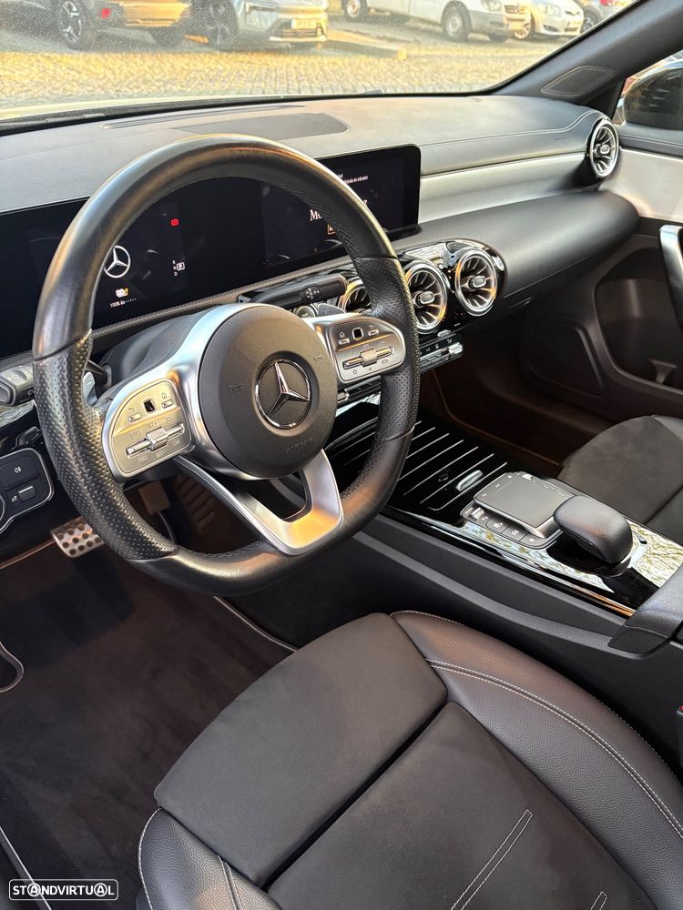 Mercedes-Benz A 250 Limousine e AMG Line - 10