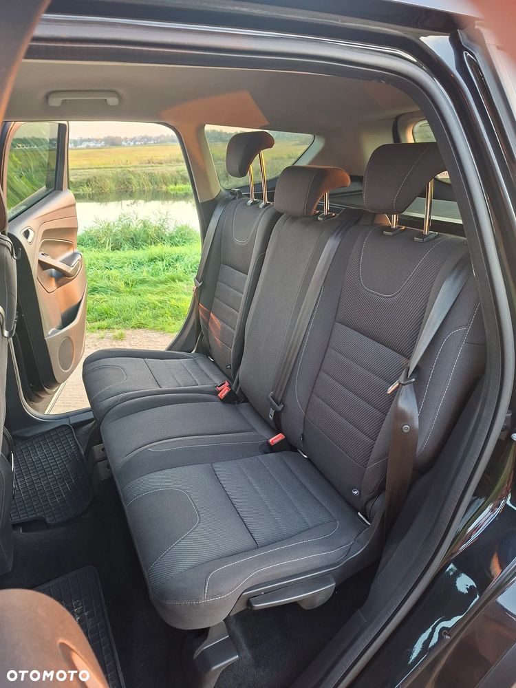 Ford Kuga - 10