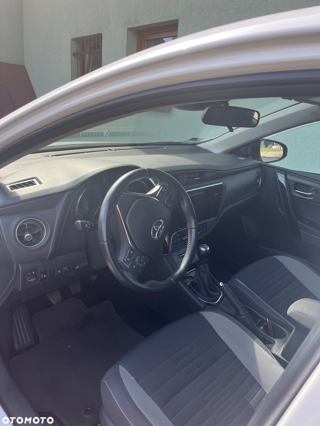 Toyota Auris 1.6 Premium - 5