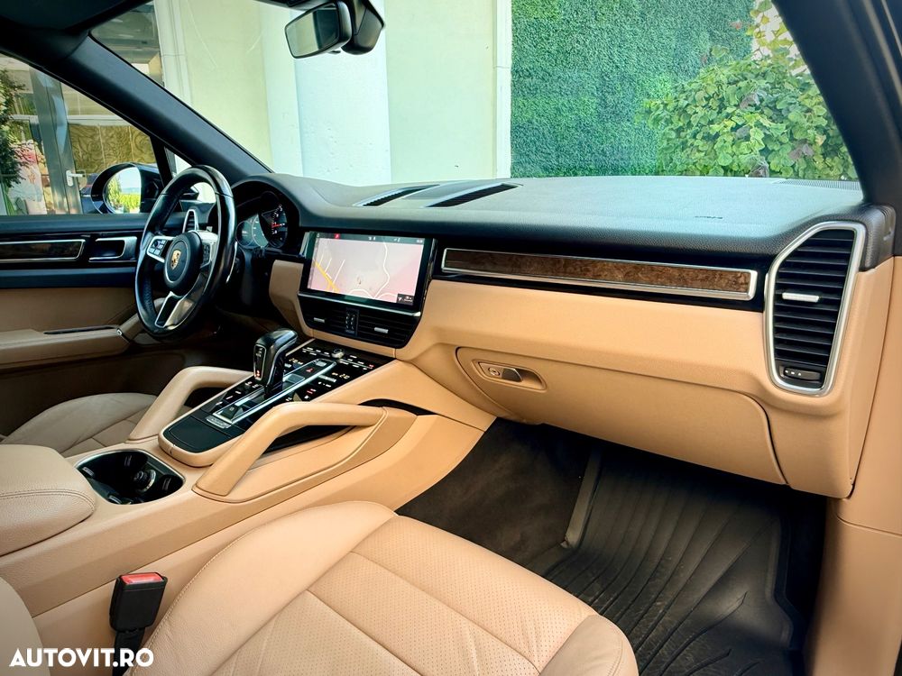 Porsche Cayenne Standard - 11