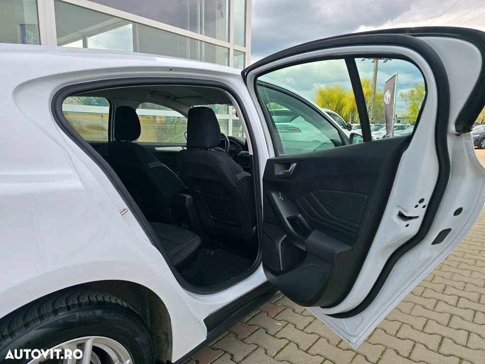Ford Focus 1.0 EcoBoost Trend Edition - 11