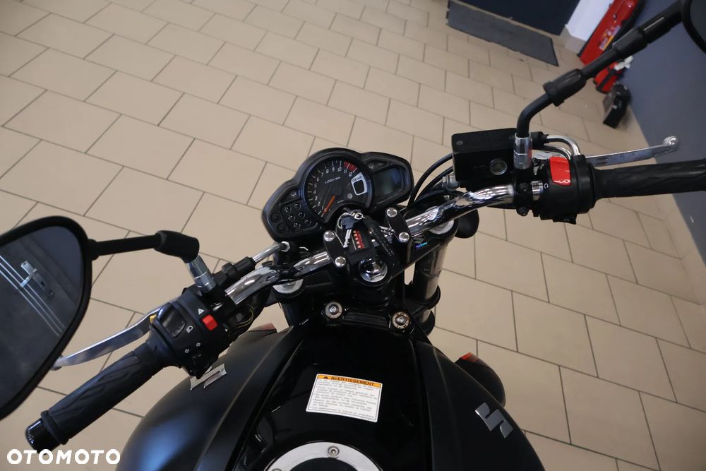 Suzuki Gladius - 8