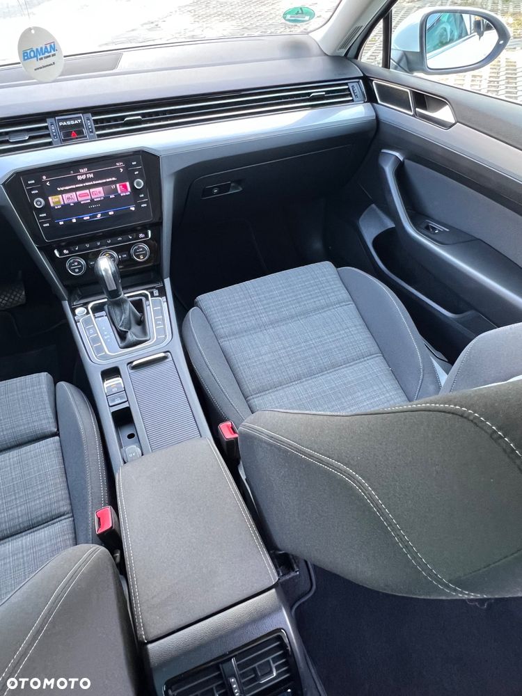 Volkswagen Passat - 16