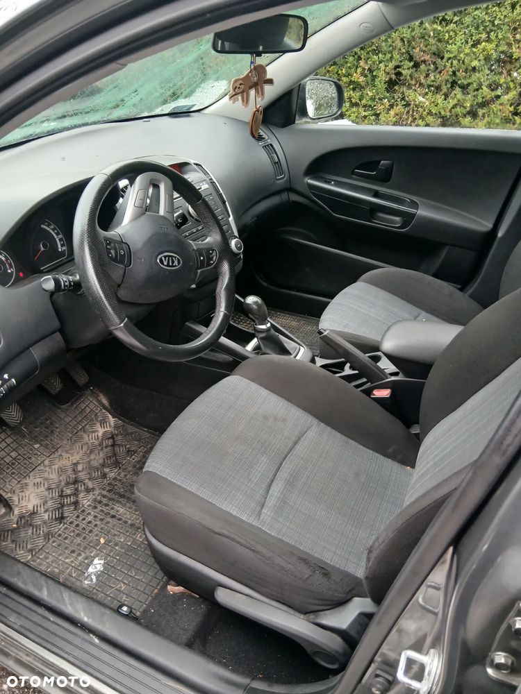 Kia Ceed 1.4 Comfort - 6