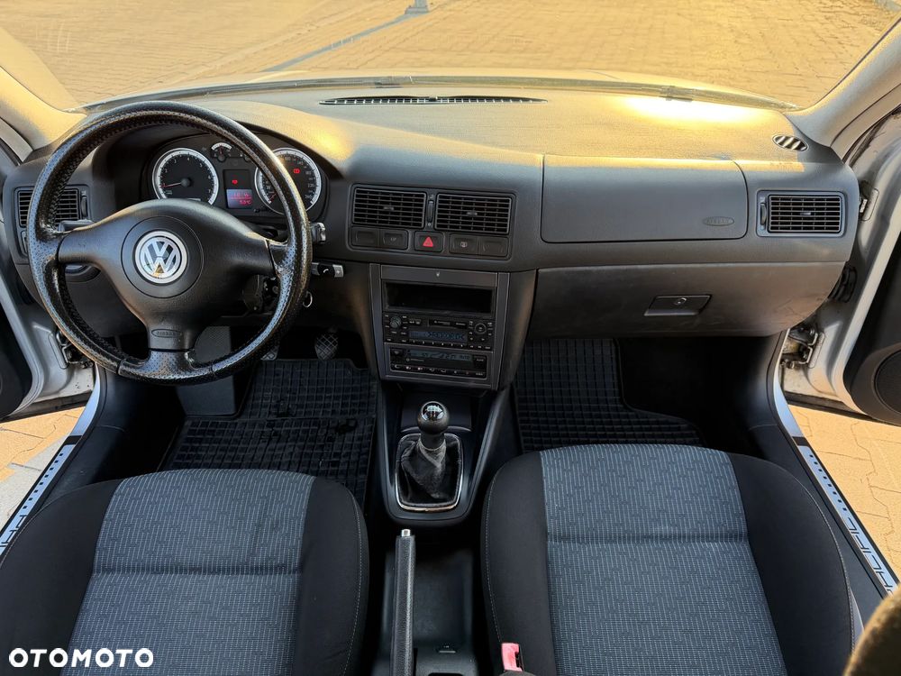 Volkswagen Golf - 16