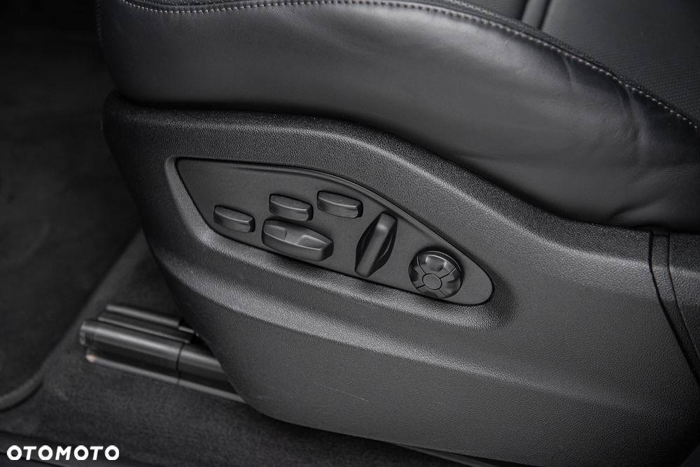 Porsche Cayenne - 17