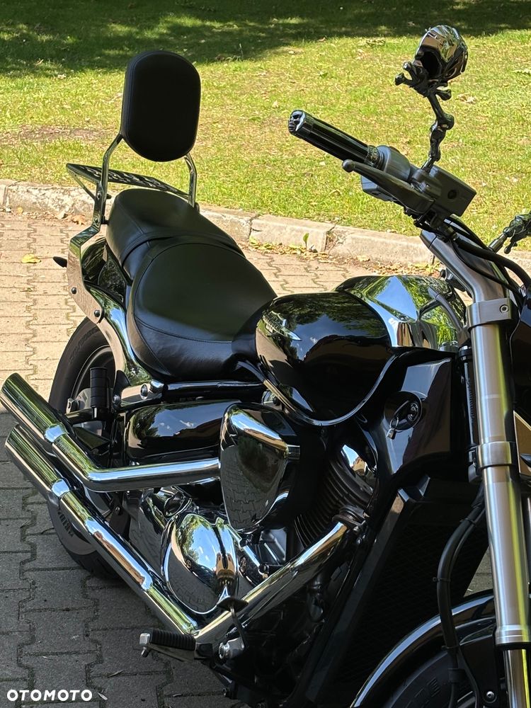 Suzuki Intruder - 11