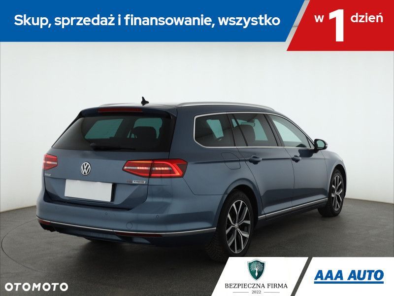 Volkswagen Passat Variant - 7