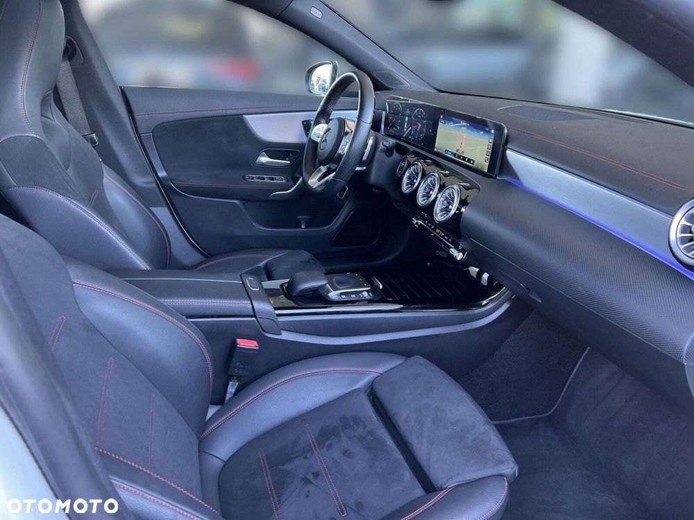 Mercedes-Benz CLA 180 AMG Line 7G-DCT - 13