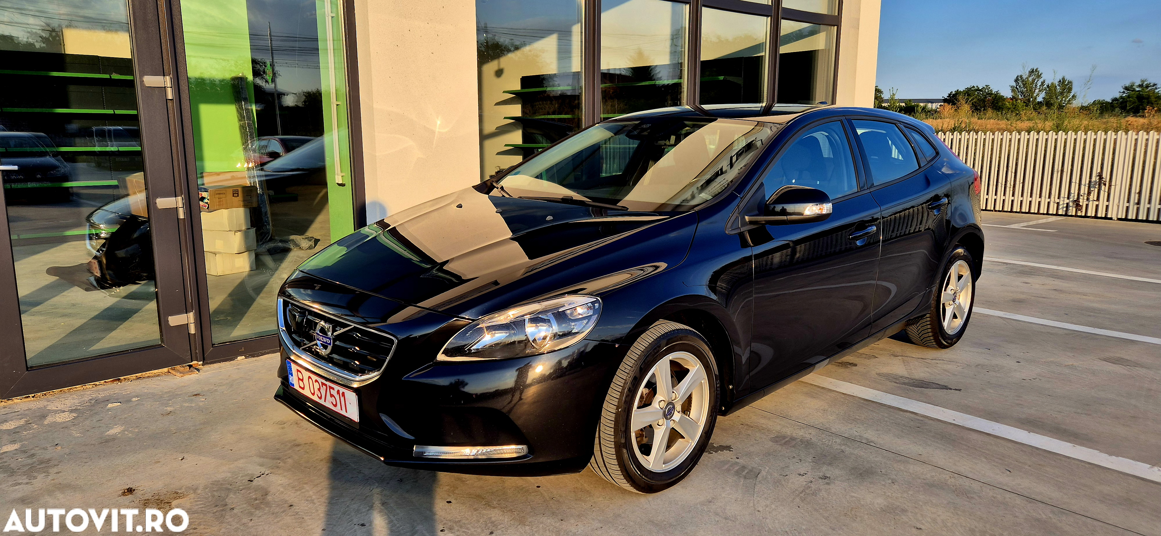 Volvo V40 D2 94g Kinetic - 2