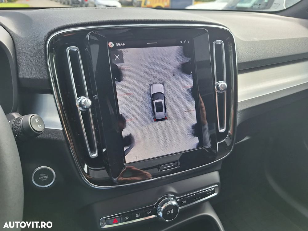 Volvo XC 40 B4 AT FWD MHEV Ultimate Dark - 36