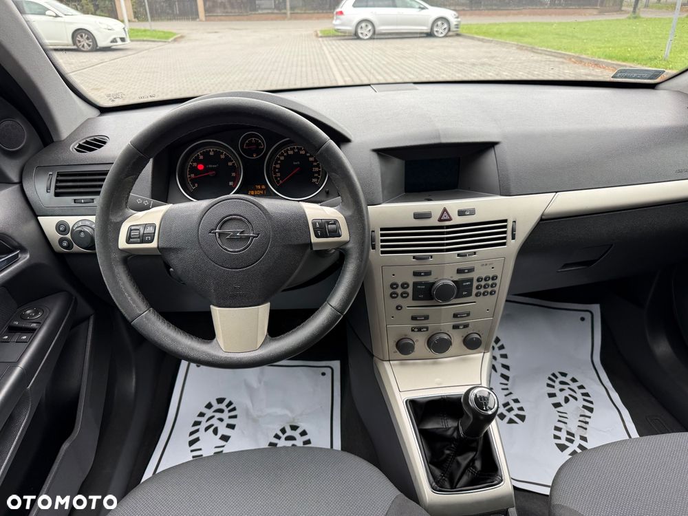 Opel Astra 1.6 Essentia - 10