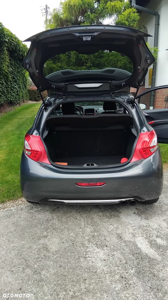 Peugeot 208 GTI 200 THP - 19