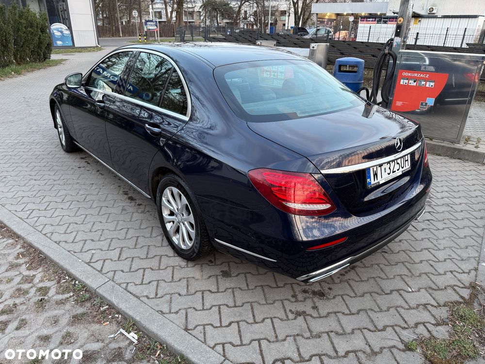 Mercedes-Benz Klasa E 220 d 4-Matic 9G-TRONIC - 5
