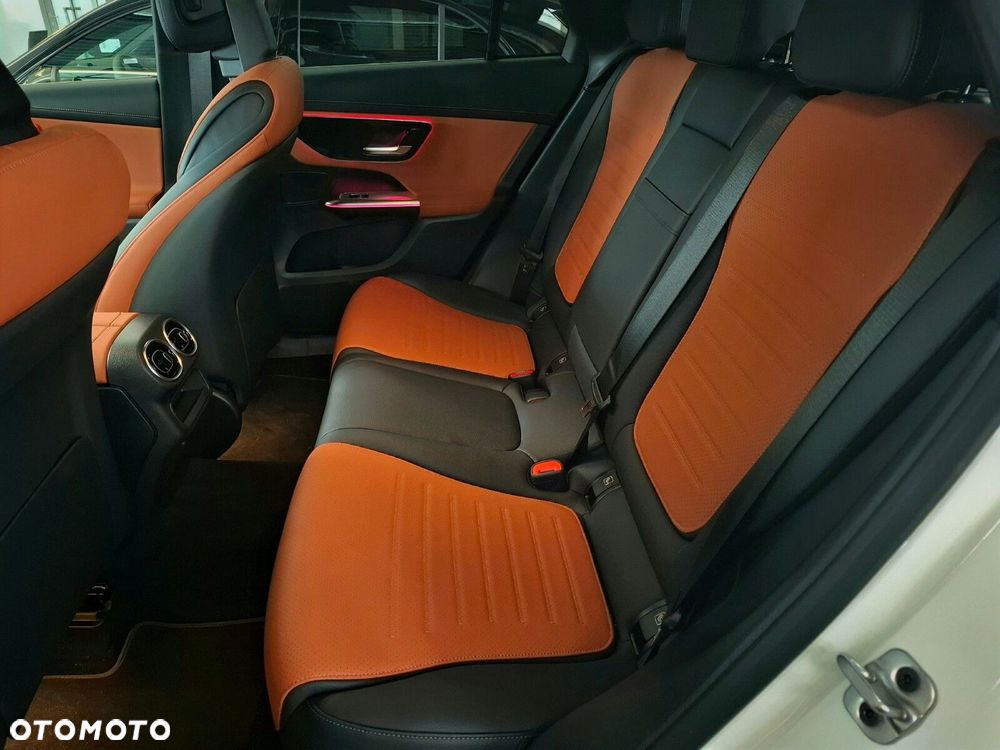 Mercedes-Benz GLC - 21