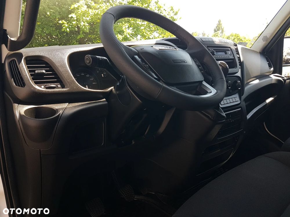 Iveco 70C18 KONTENER ROLETY BOK DO TRANSPORTU WODY 3,23x2,21x1,86 KLIMA DMC 7000KG RAMA PODWOZIE - 18