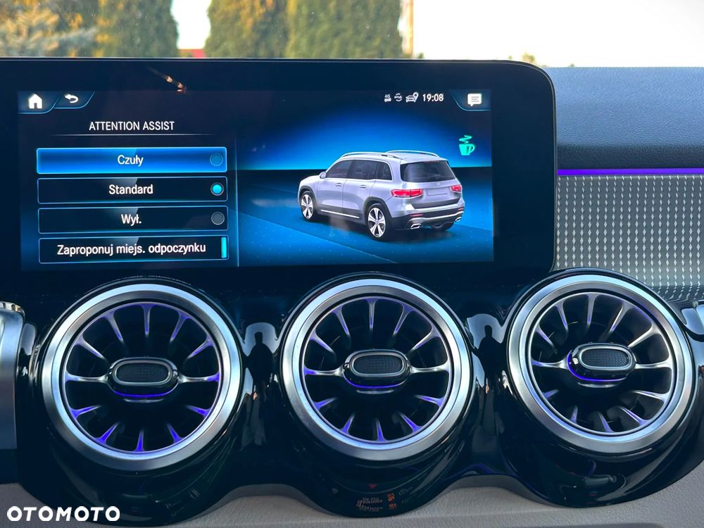 Mercedes-Benz GLB - 25