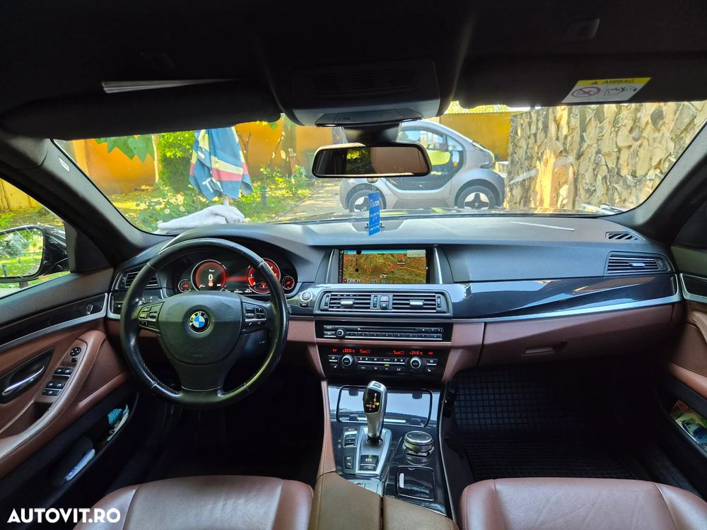 BMW Seria 5 520d Aut. Luxury Line - 1