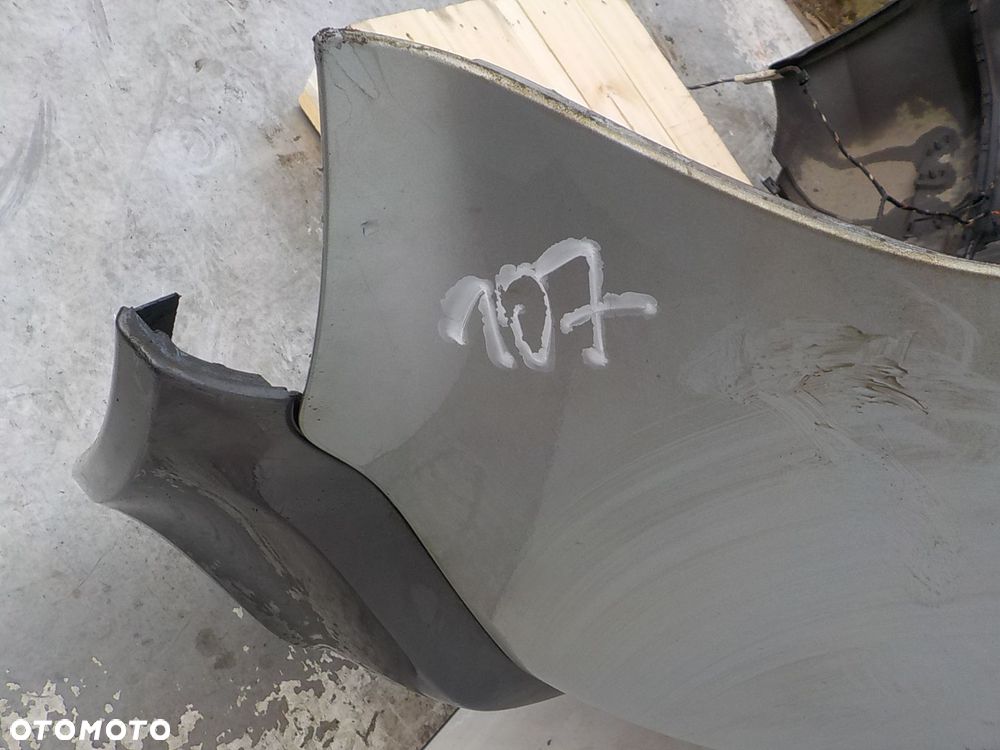 107 VOLVO C30 ZDERZAK TYŁ TYLNY - 2