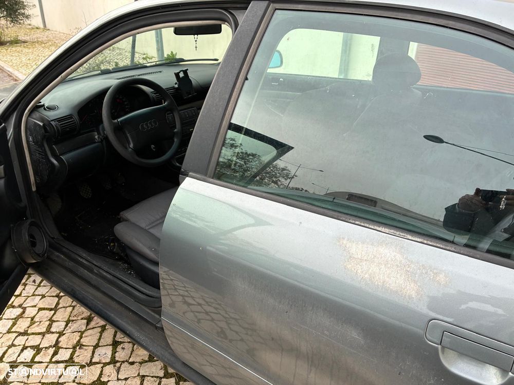 Audi A4 1.9 TDI Confort - 5