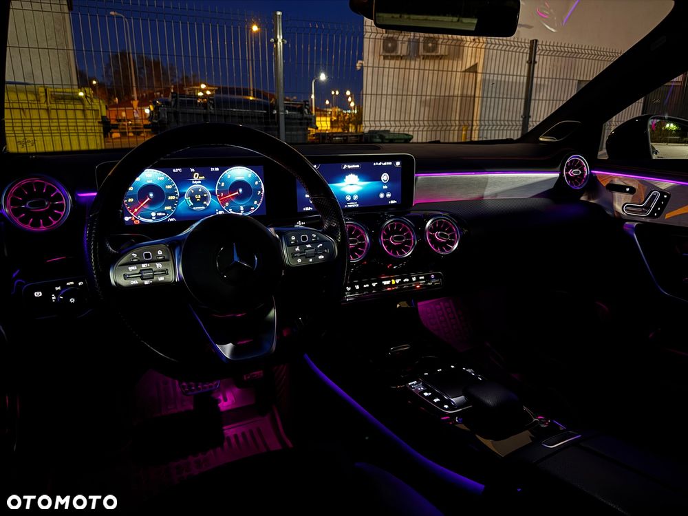 Mercedes-Benz CLA 220 4-Matic AMG Line 7G-DCT - 11