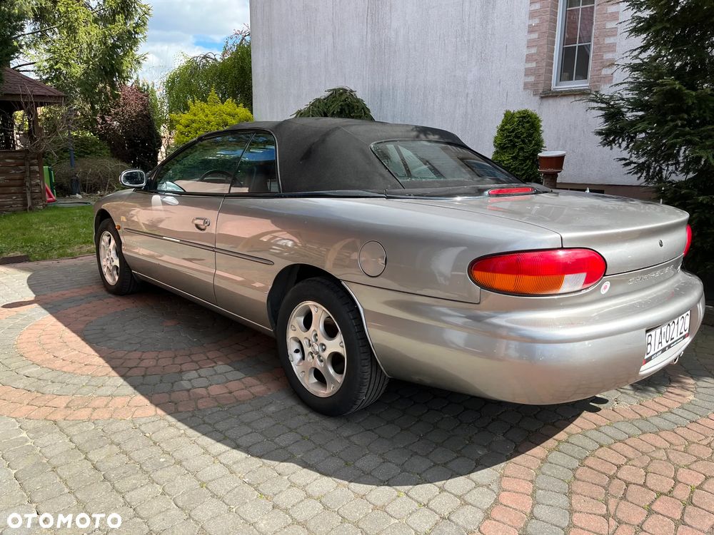 Chrysler Stratus - 7