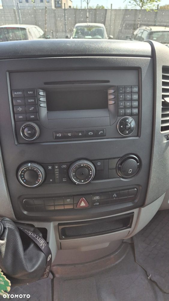 Mercedes-Benz Sprinter - 11