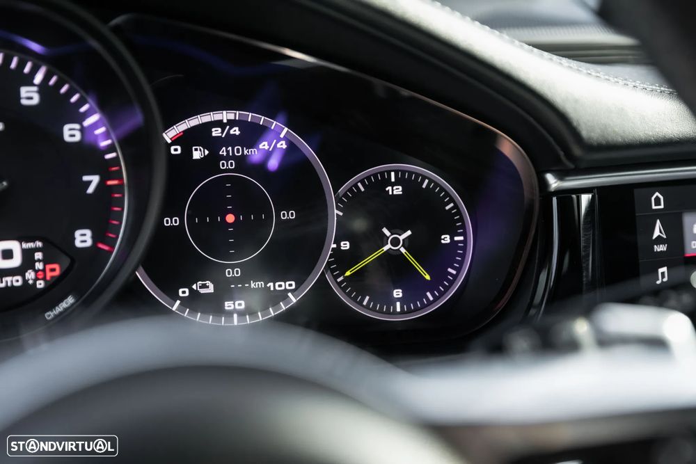 Porsche Panamera Sport Turismo 4 E-Hybrid - 16