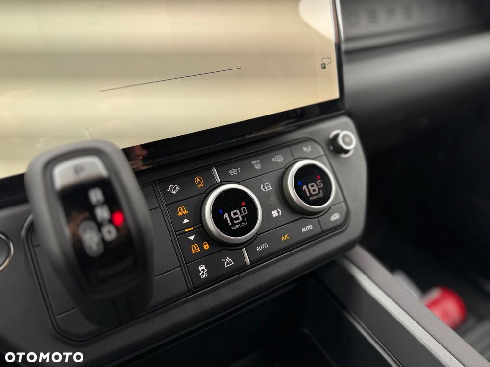 Land Rover Defender - 14