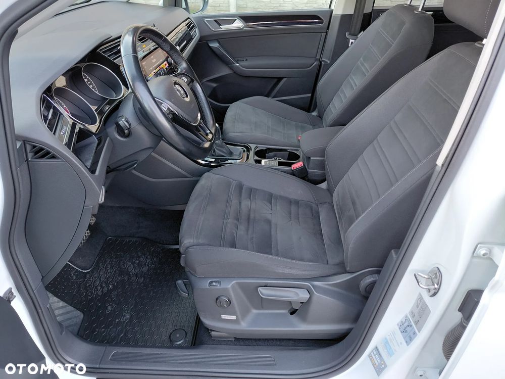 Volkswagen Touran - 35