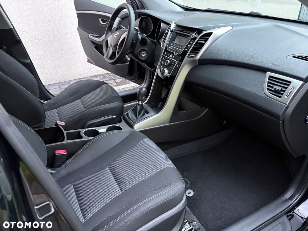 Hyundai i30 blue 1.4 Classic - 11