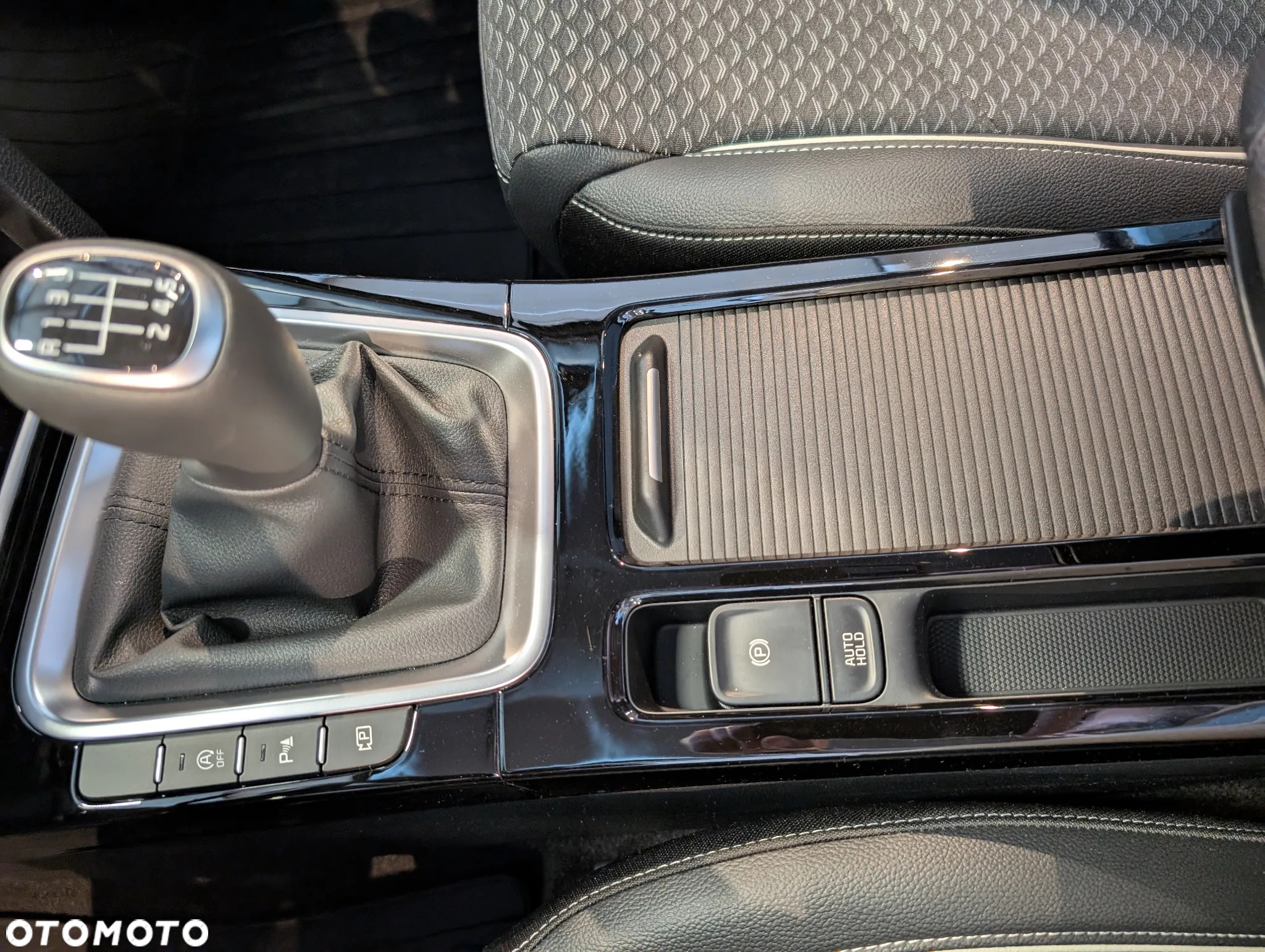 Kia Ceed 1.5 T-GDI Tribute - 18