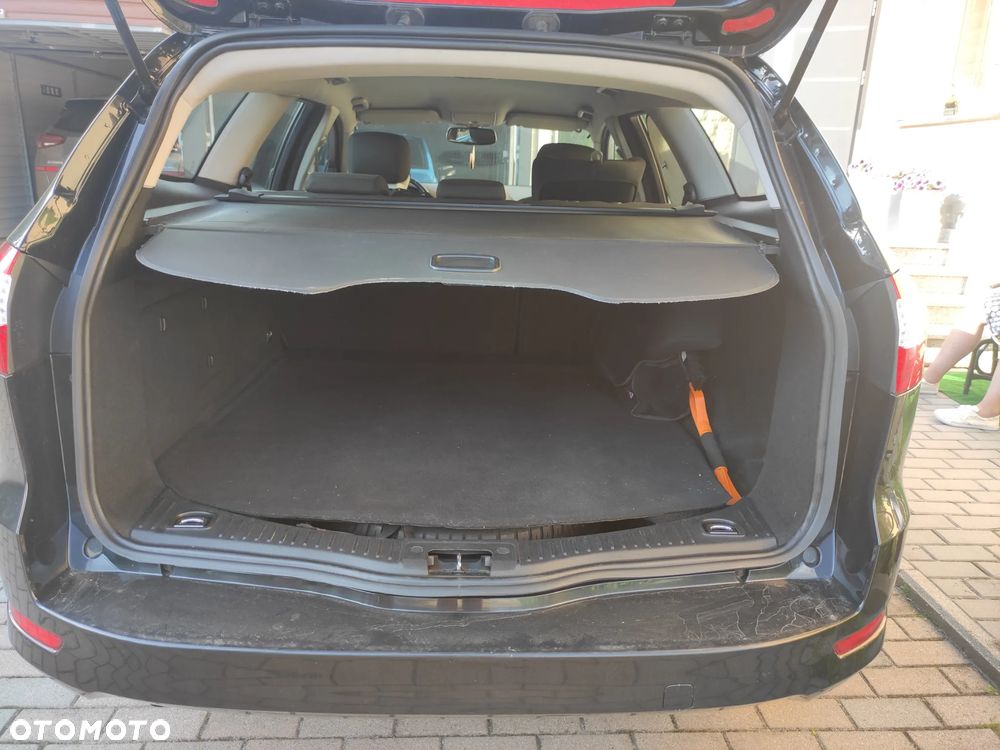 Ford Mondeo 1.6 Ghia - 12