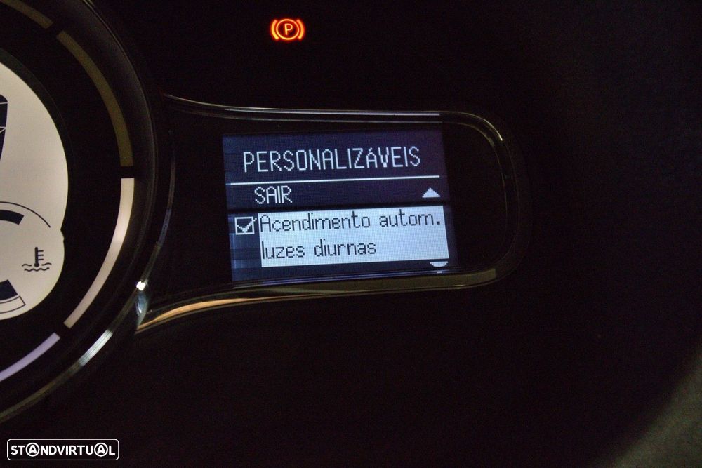 Renault Mégane 1.5 dCi Dynamique S EDC — fotografia 30