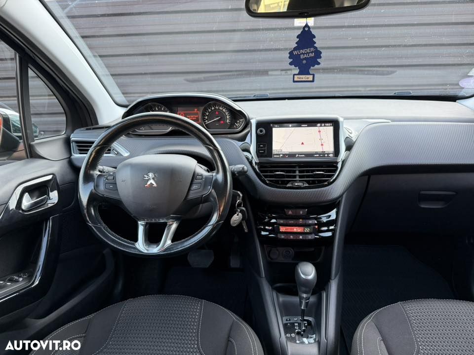 Peugeot 208 PureTech 110 Stop & Start EAT6 Allure - 5